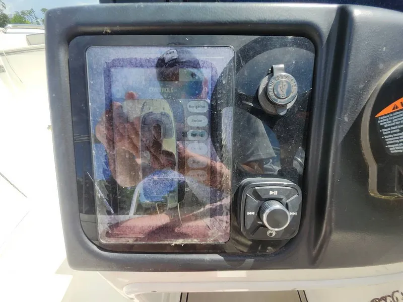 Slide: The Image of Sea Pro Citation 2400 2021 - 16516554