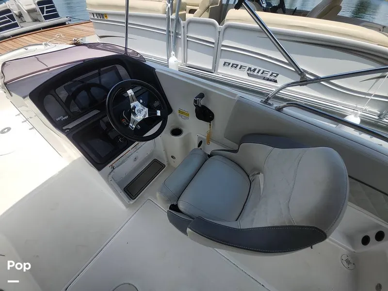 Slide: The Image of Sea Pro Citation 2400 2023 - 16516374