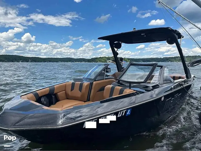 Slide: The Image of Malibu 21 LX 2022 - 16552151
