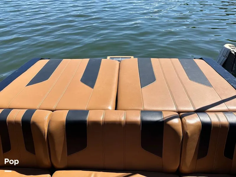 Slide: The Image of Malibu 21 LX 2022 - 16555520