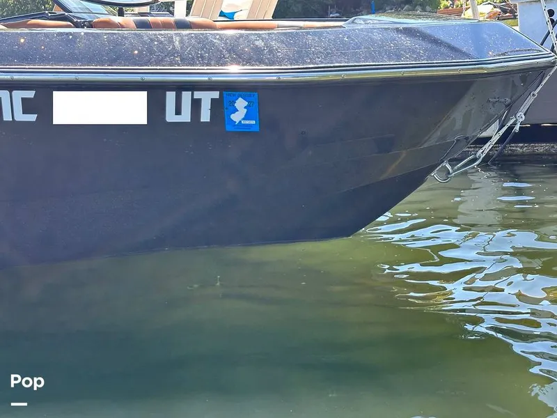 Slide: The Image of Malibu 21 LX 2022 - 16559581
