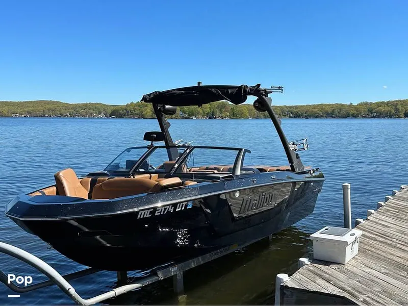 Slide: The Image of Malibu 21LX 2022 - 16528948
