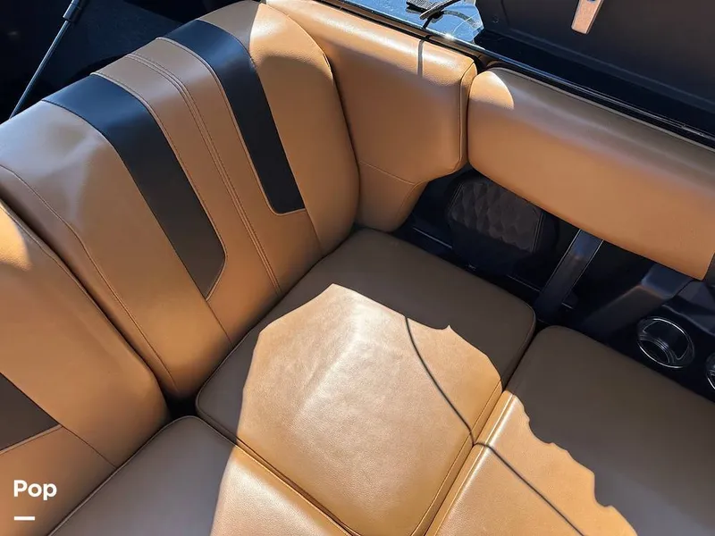 Slide: The Image of Malibu 21 LX 2022 - 16555535
