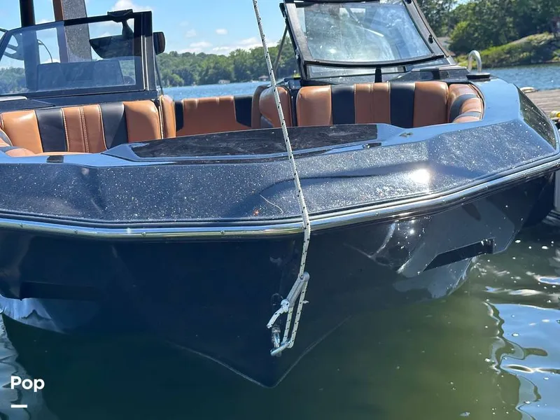 Slide: The Image of Malibu 21 LX 2022 - 16559584