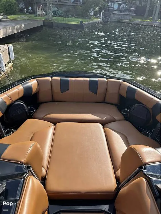 Slide: The Image of Malibu 21LX 2022 - 16528944