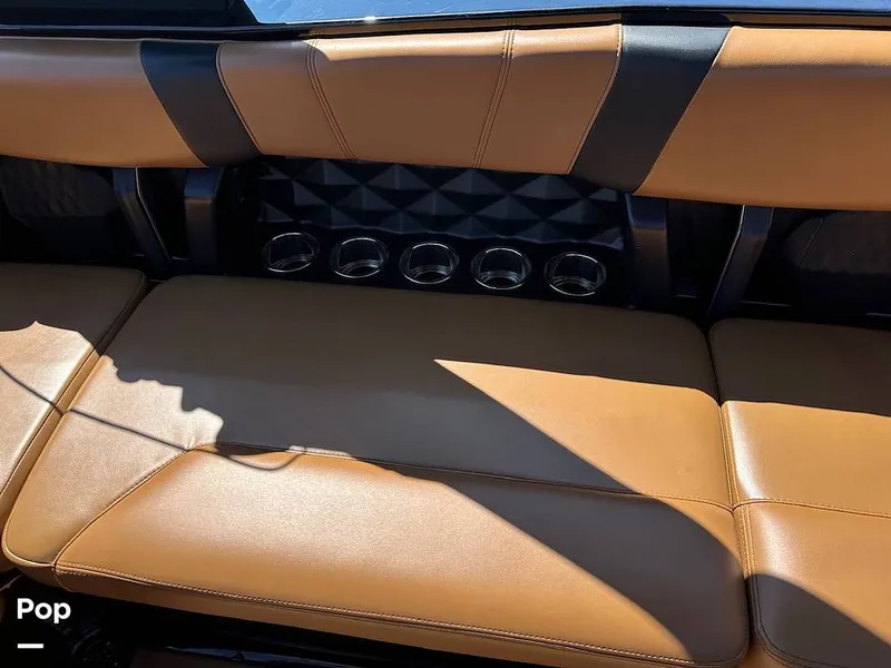 Slide: The Image of Malibu 21 LX 2022 - 16555534