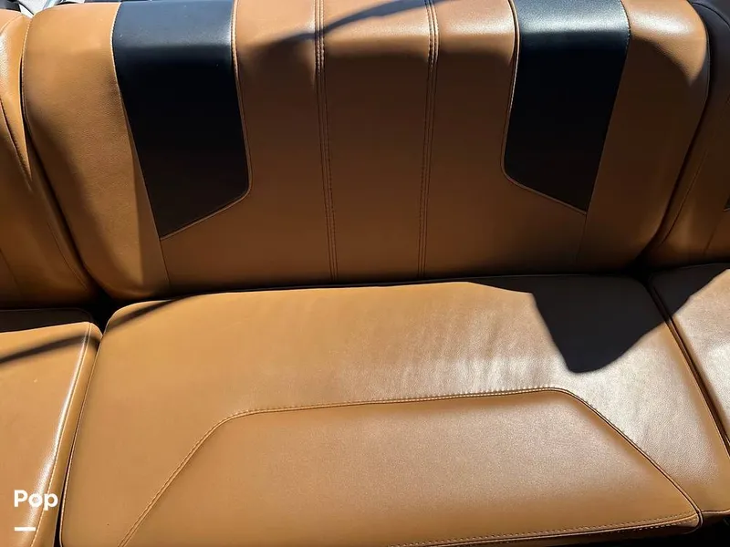 Slide: The Image of Malibu 21 LX 2022 - 16555536