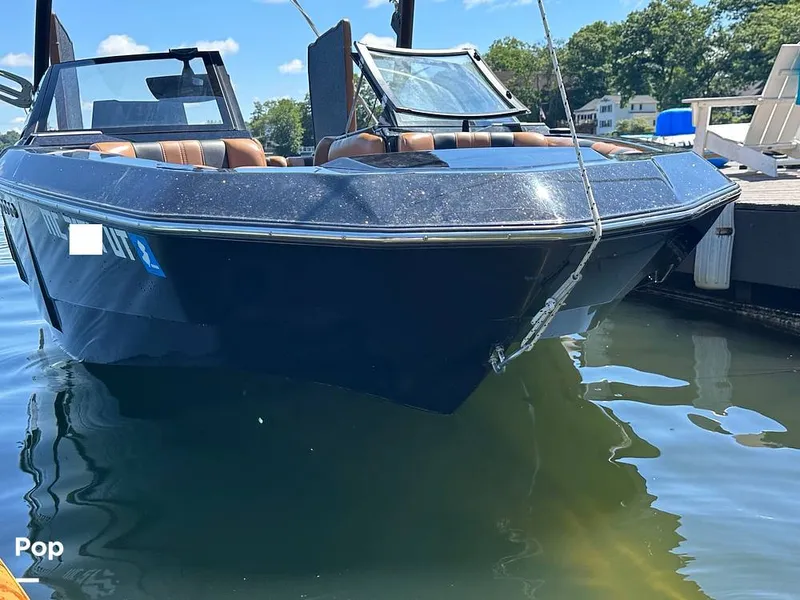 Slide: The Image of Malibu 21 LX 2022 - 16559577