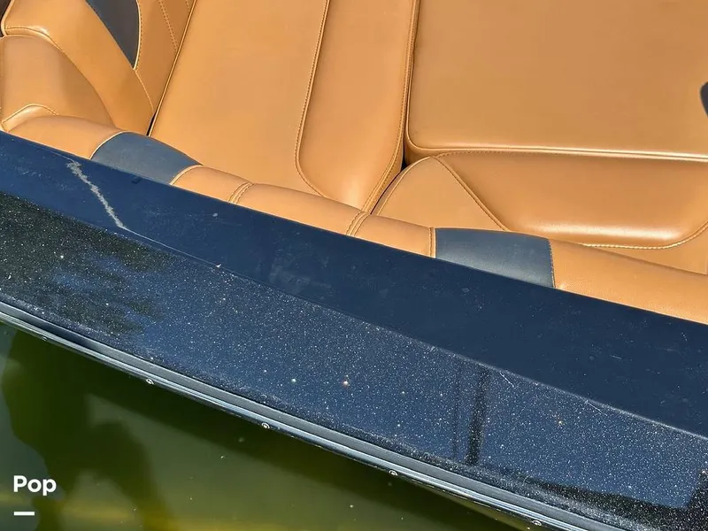 Slide: The Image of Malibu 21 LX 2022 - 16555517