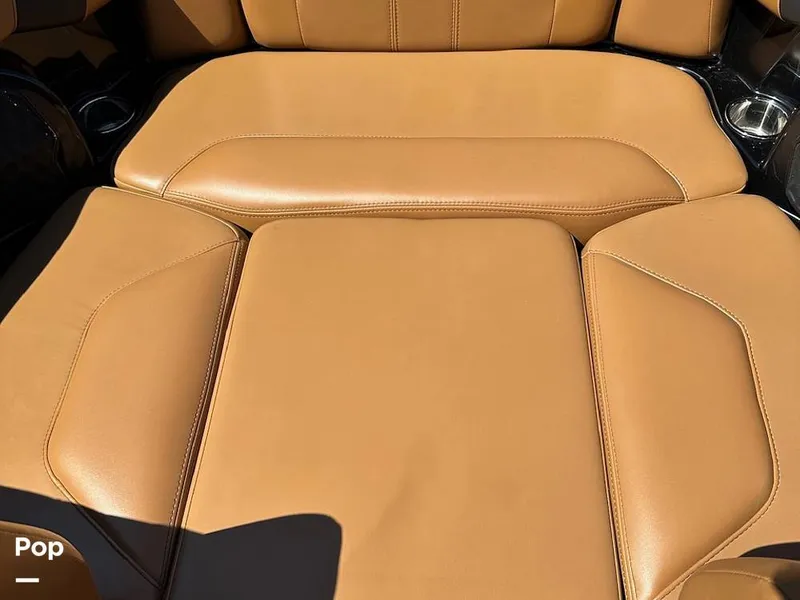 Slide: The Image of Malibu 21 LX 2022 - 16555532