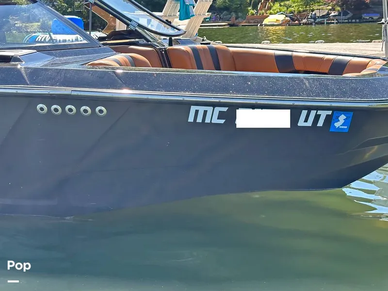 Slide: The Image of Malibu 21 LX 2022 - 16559585