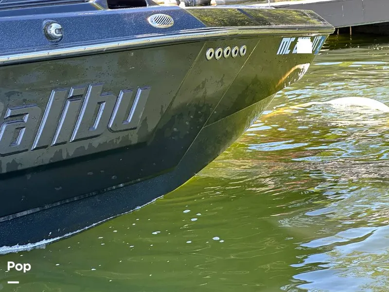 Slide: The Image of Malibu 21 LX 2022 - 16559578
