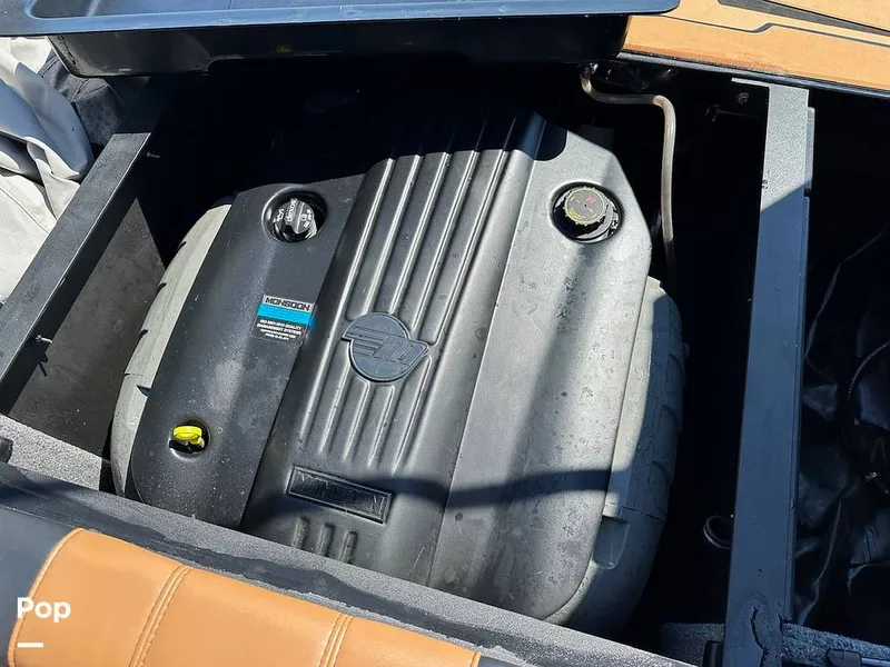 Slide: The Image of Malibu 21 LX 2022 - 16555540