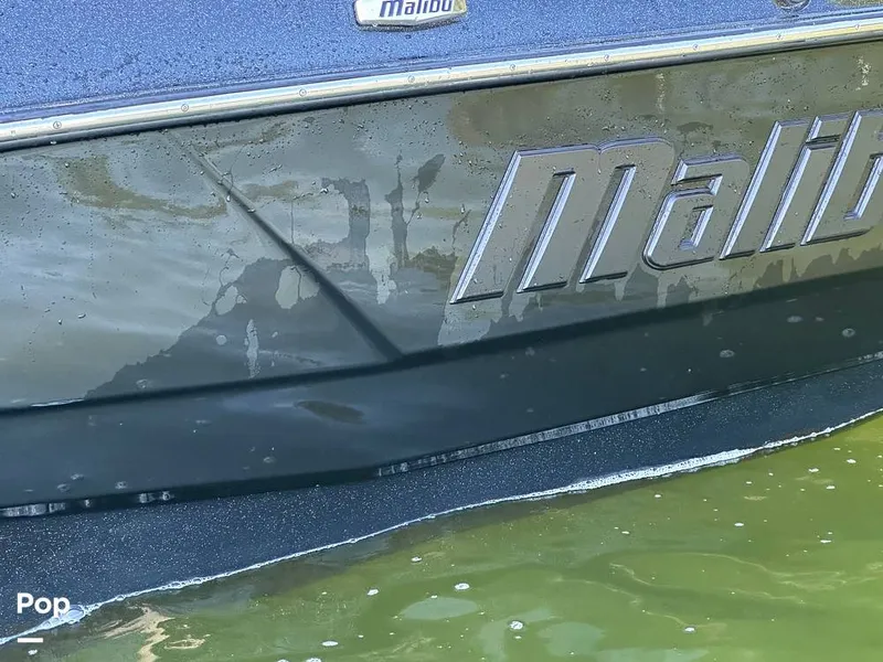 Slide: The Image of Malibu 21 LX 2022 - 16559579