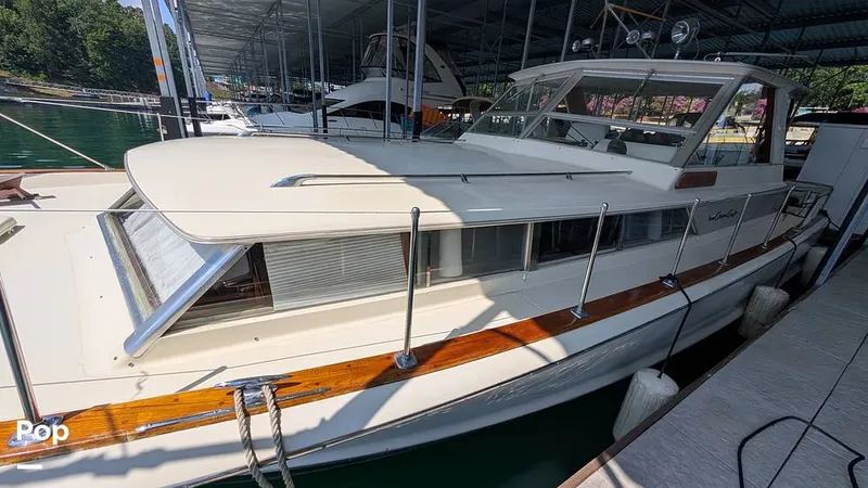 Slide: The Image of Chris-Craft 38 Commander 1967 - 16555138