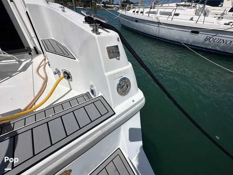Slide: The Image of Carver Yachts 380 Santego 1994 - 16539171