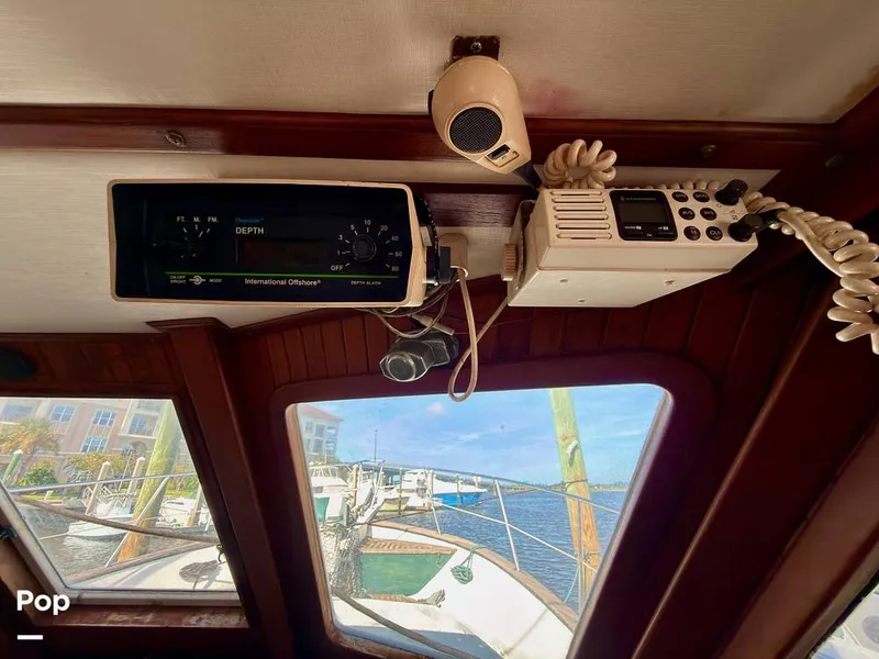 Slide: The Image of Marine Trader 43 Tradewinds 1986 - 16700068