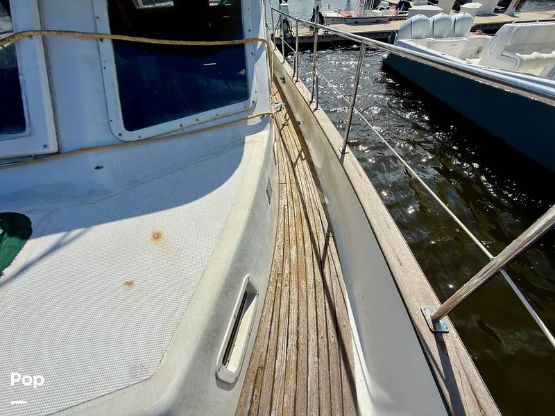 Slide: The Image of Marine Trader 43 Tradewinds 1986 - 16700050