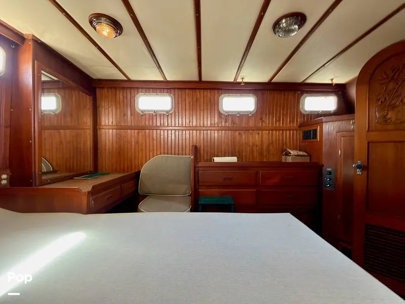 Slide: The Image of Marine Trader 43 Tradewinds 1986 - 16699984