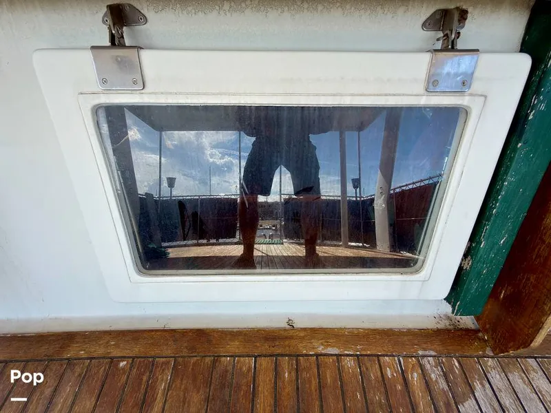 Slide: The Image of Marine Trader 43 Tradewinds 1986 - 16699912