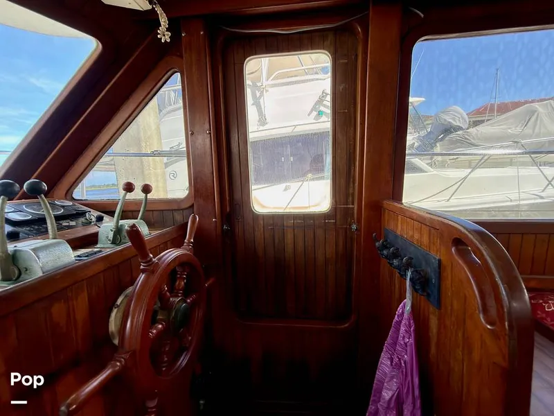 Slide: The Image of Marine Trader 43 Tradewinds 1986 - 16699966