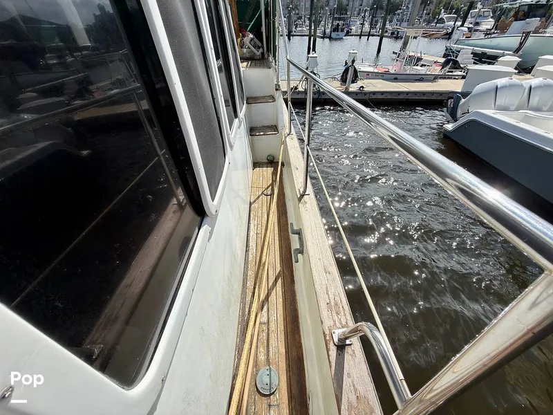 Slide: The Image of Marine Trader 43 Tradewinds 1986 - 16700051