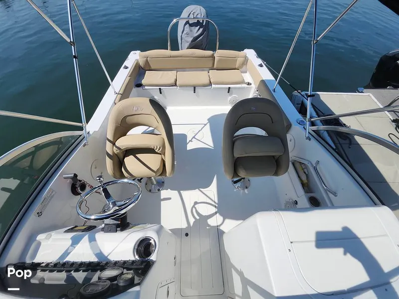 Slide: The Image of Sea Hunt Escape 211 LE 2017 - 16612721