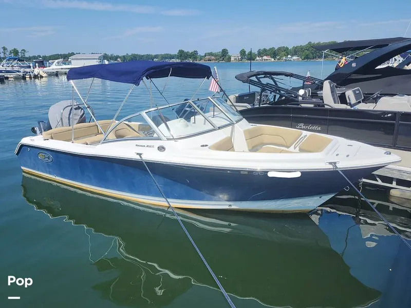 The Image of Sea Hunt Escape 211 LE 2017 - undefined