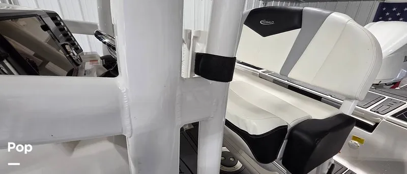 Slide: The Image of Robalo 246 Cayman 2023 - 16549917