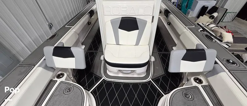 Slide: The Image of Robalo 246 Cayman 2023 - 16549905