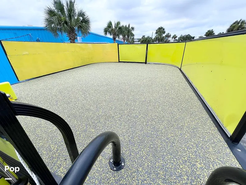 Slide: The Image of Upper Deck - 16526867
