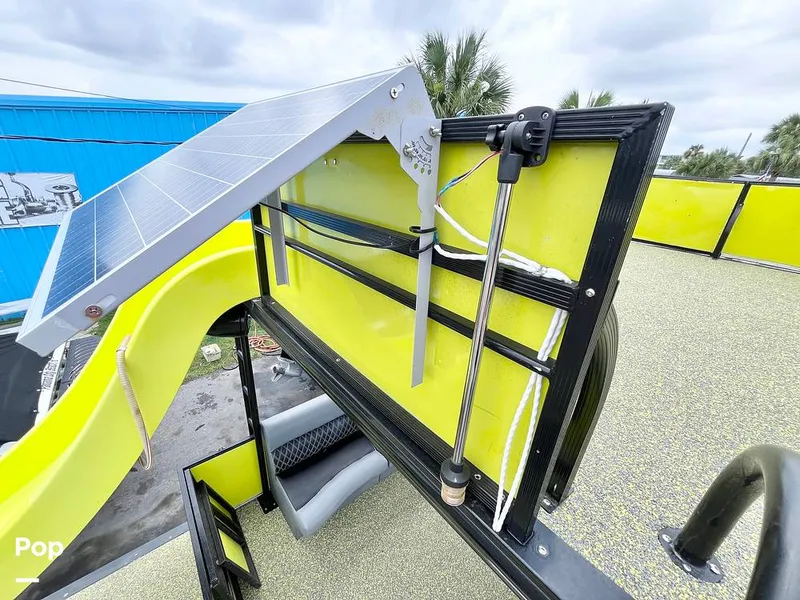 Slide: The Image of Upper Deck - 16526868