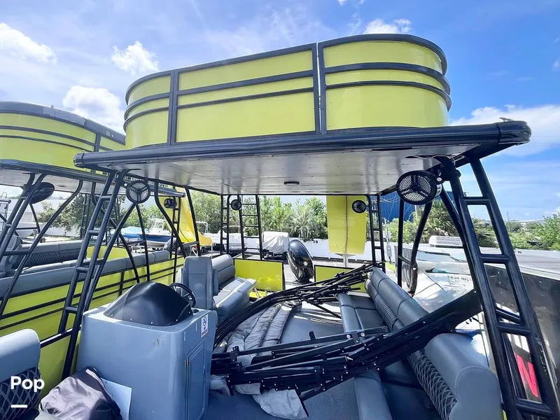 Slide: The Image of Custom Craft 29 Double Decker 2024 - 16640633