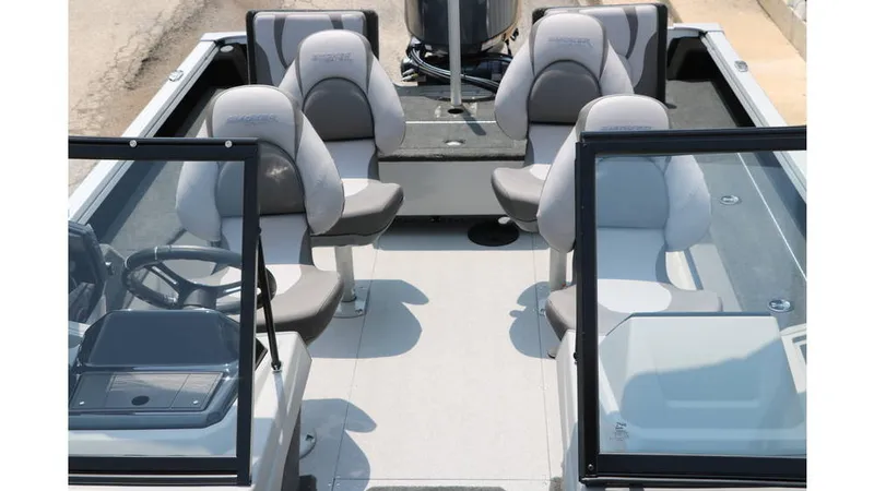 Slide: The Image of Chris-Craft 28 LAUNCH 2002 - 16