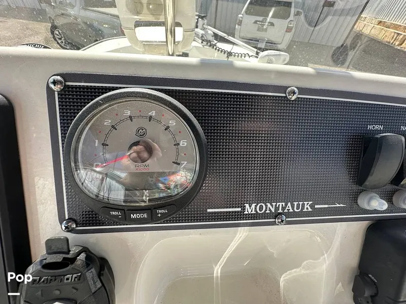 Slide: The Image of Boston Whaler 170 Montauk 2022 - 16558022
