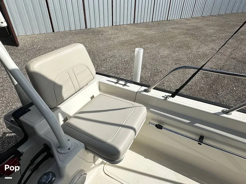 Slide: The Image of Boston Whaler 170 Montauk 2022 - 16557999