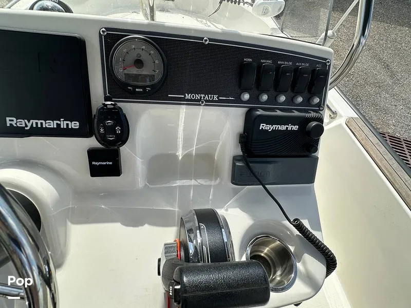 Slide: The Image of Boston Whaler 170 Montauk 2022 - 16558085