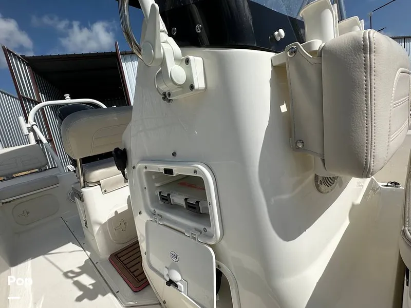 Slide: The Image of Boston Whaler 170 Montauk 2022 - 16558072