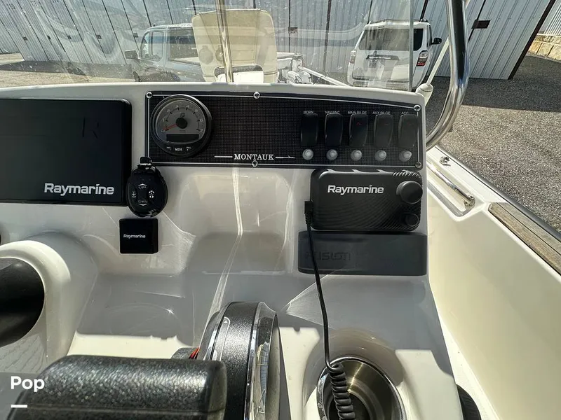 Slide: The Image of Boston Whaler 170 Montauk 2022 - 16558020