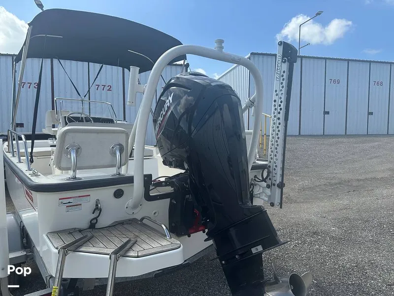 Slide: The Image of Boston Whaler 170 Montauk 2022 - 16558115