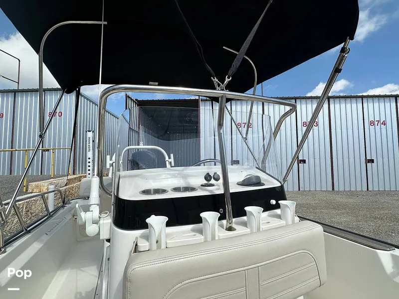 Slide: The Image of Boston Whaler 170 Montauk 2022 - 16558071