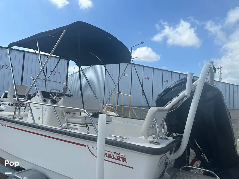 Slide: The Image of Boston Whaler 170 Montauk 2022 - 16558104