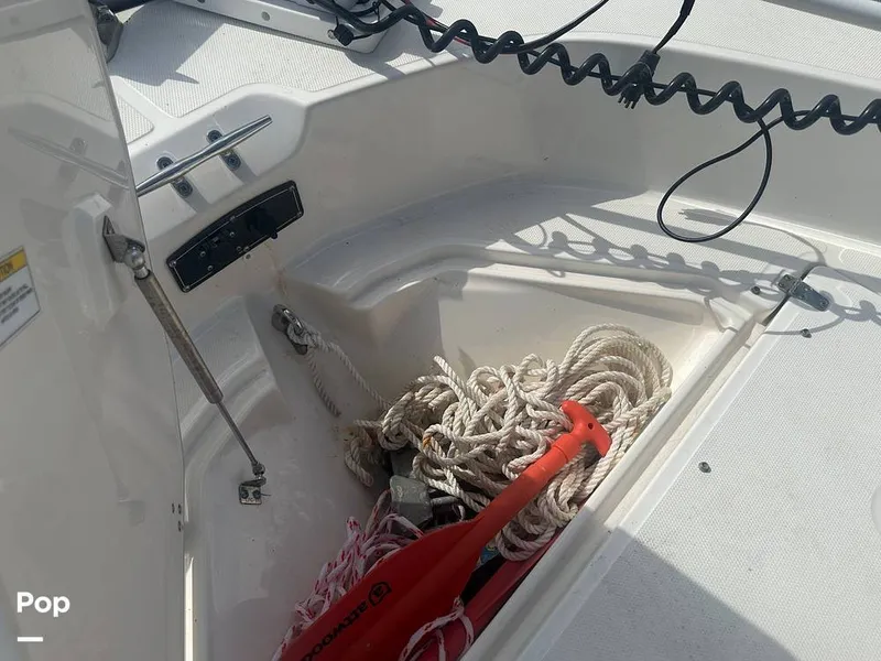 Slide: The Image of Boston Whaler 170 Montauk 2022 - 16558034