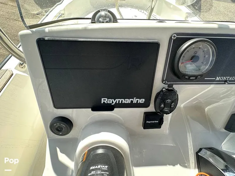 Slide: The Image of Boston Whaler 170 Montauk 2022 - 16558021