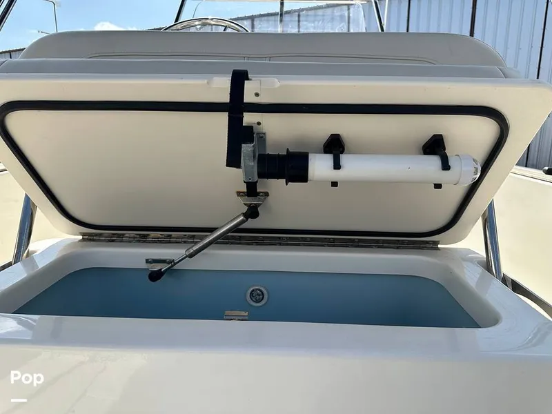 Slide: The Image of Boston Whaler 170 Montauk 2022 - 16558017