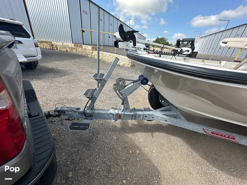 Slide: The Image of Boston Whaler 170 Montauk 2022 - 16558120
