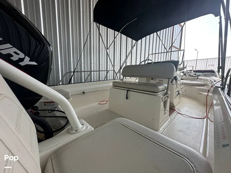 Slide: The Image of Boston Whaler 170 Montauk 2022 - 16558144