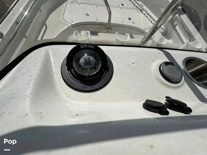 Slide: The Image of Boston Whaler 170 Montauk 2022 - 16558024