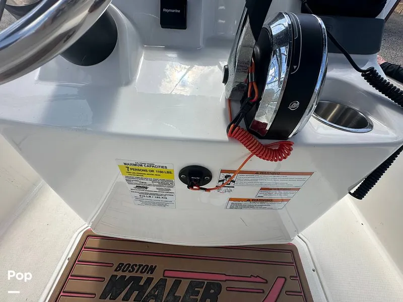Slide: The Image of Boston Whaler 170 Montauk 2022 - 16558131