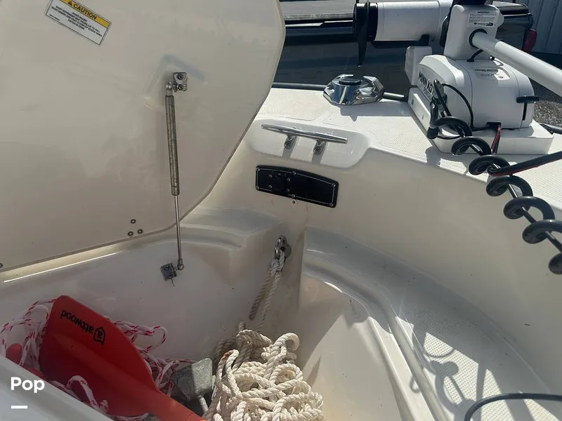 Slide: The Image of Boston Whaler 170 Montauk 2022 - 16558035